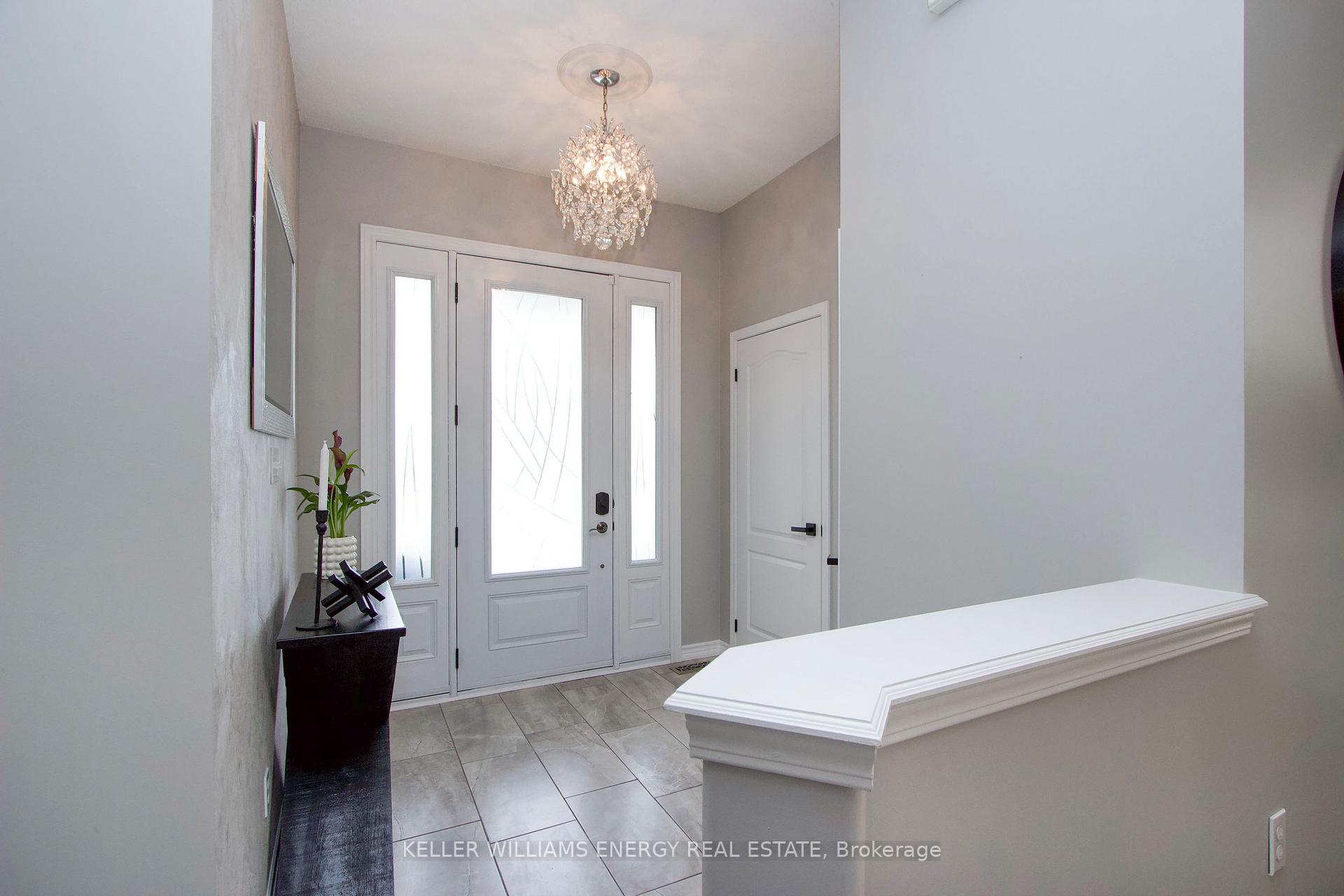 Photo 4 of 157 Dadson Drive, Clarington, Bowmanville — HOMEH
