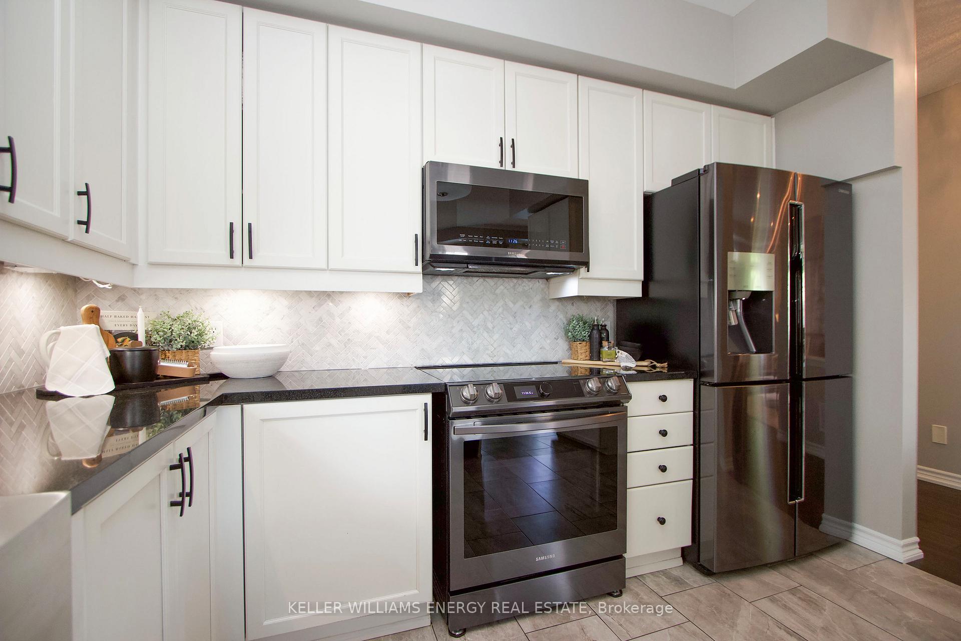 Photo 16 of 157 Dadson Drive, Clarington, Bowmanville — HOMEH