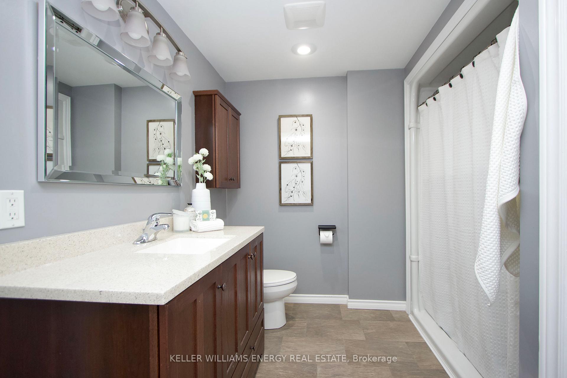 Photo 33 of 157 Dadson Drive, Clarington, Bowmanville — HOMEH