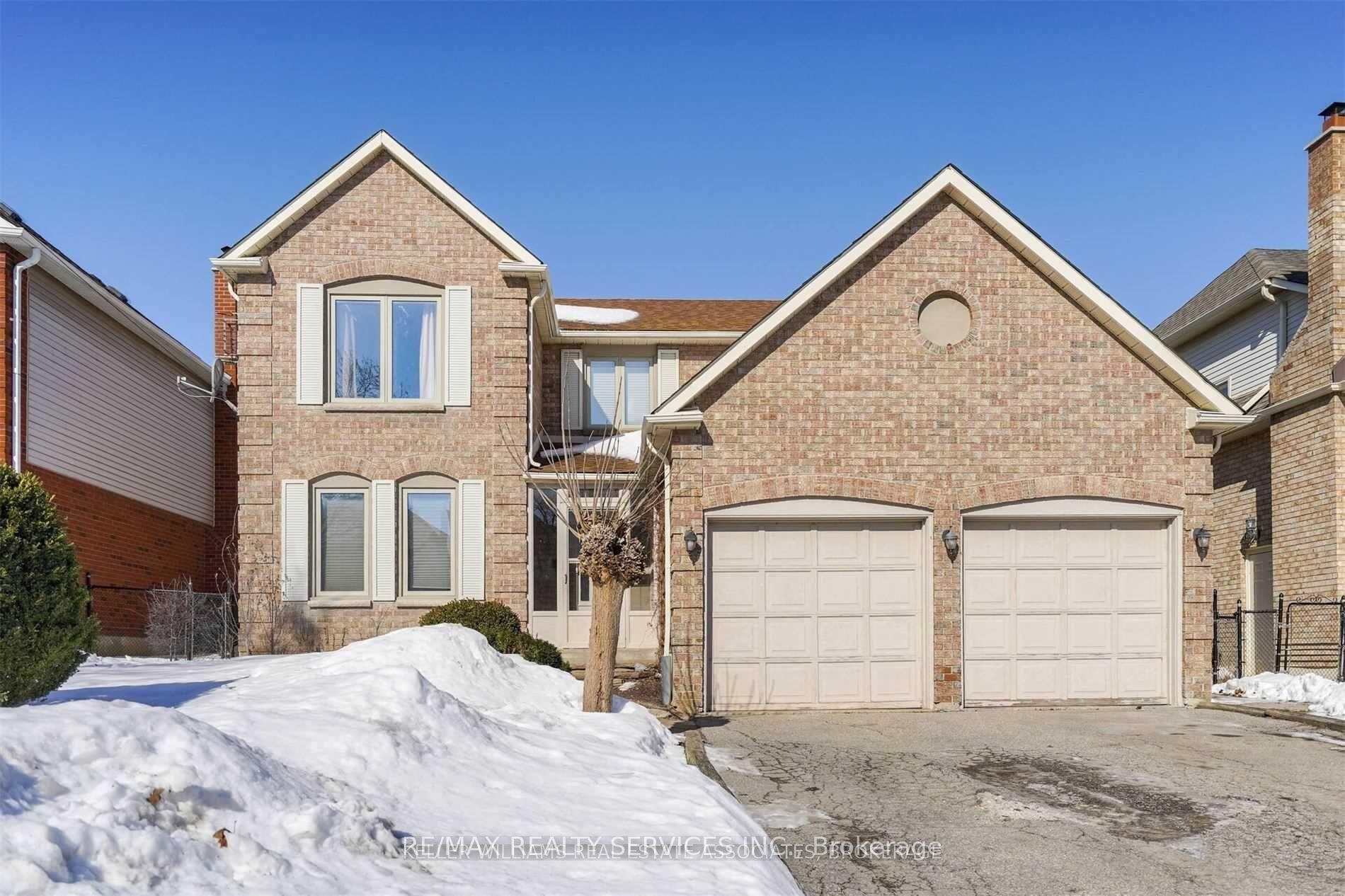 Photo 1 of Unit Upper Portion, 14 Neptune Court, Brampton, Westgate — HOMEH