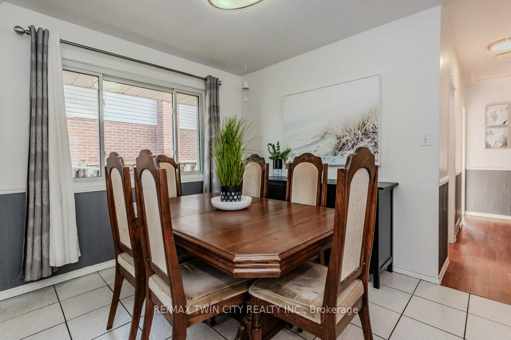 Photo 6 of 841 Westminster Drive S, Cambridge — HOMEH