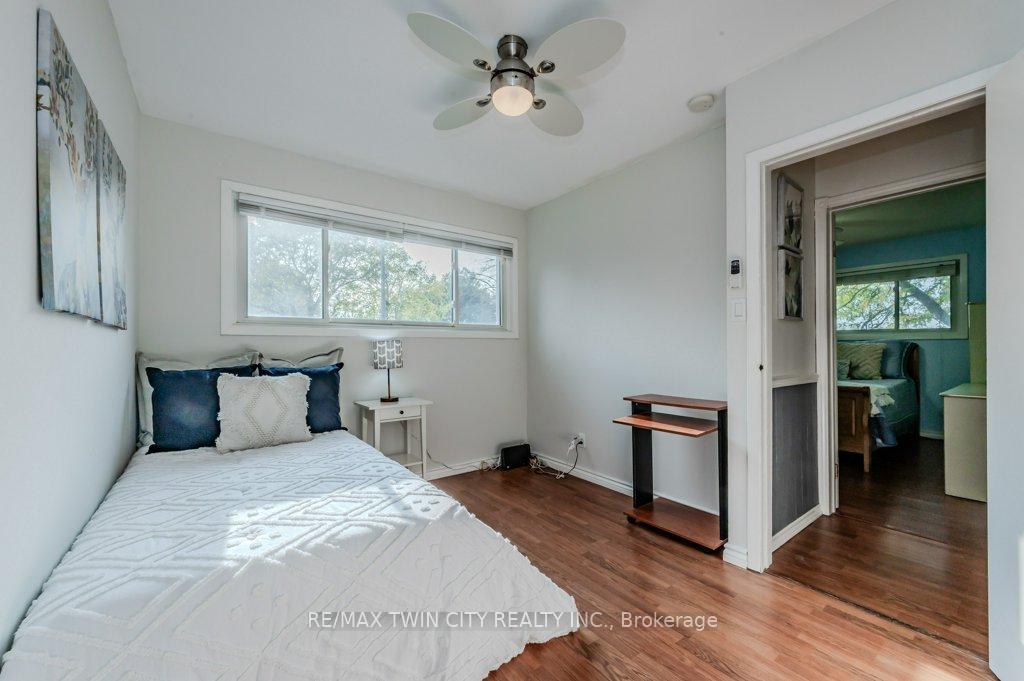 Photo 13 of 841 Westminster Drive S, Cambridge — HOMEH