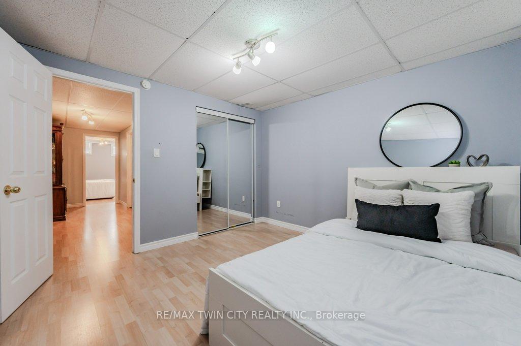 Photo 19 of 841 Westminster Drive S, Cambridge — HOMEH
