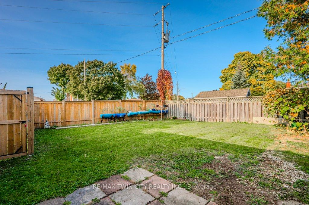 Photo 20 of 841 Westminster Drive S, Cambridge — HOMEH