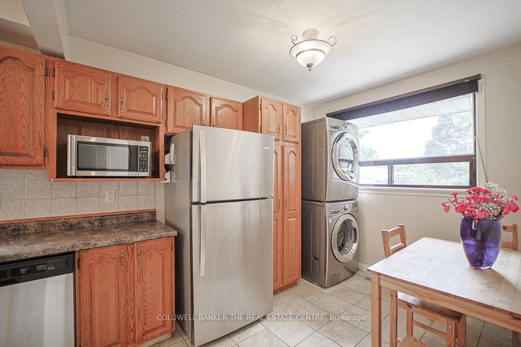 Photo 4 of 34 Crestview Avenue, Brampton, Brampton East — HOMEH