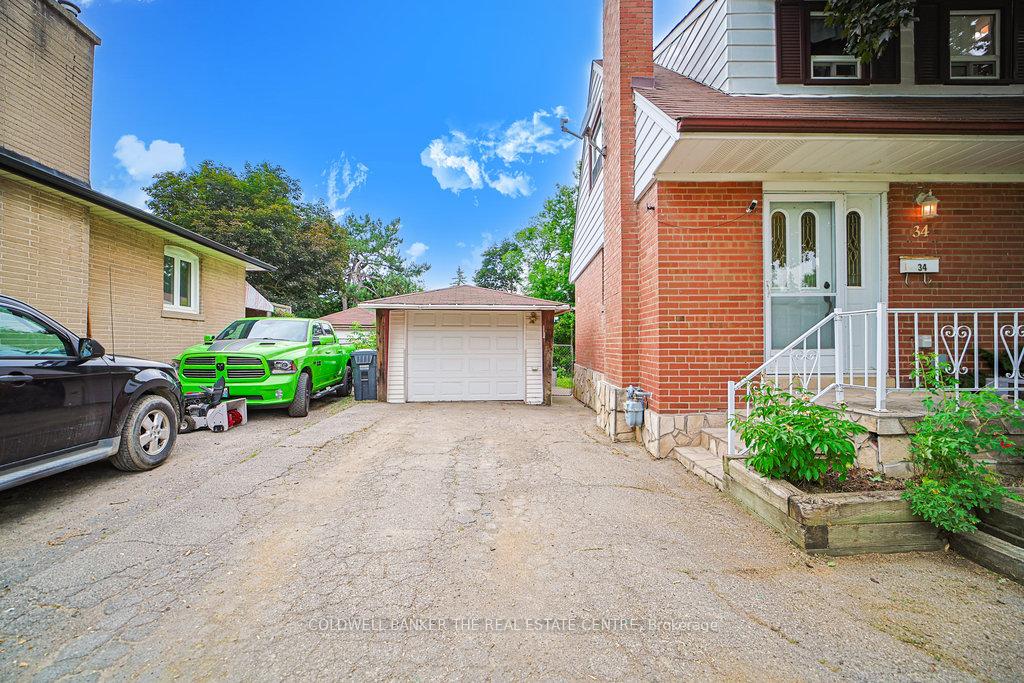 Photo 7 of 34 Crestview Avenue, Brampton, Brampton East — HOMEH