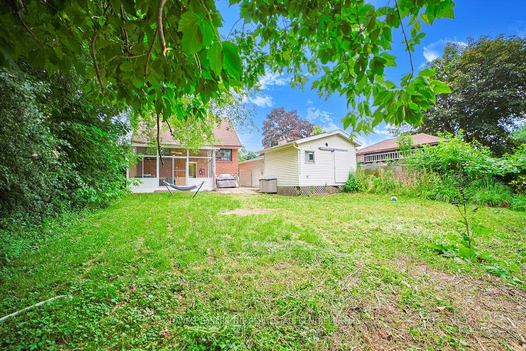 Photo 9 of 34 Crestview Avenue, Brampton, Brampton East — HOMEH
