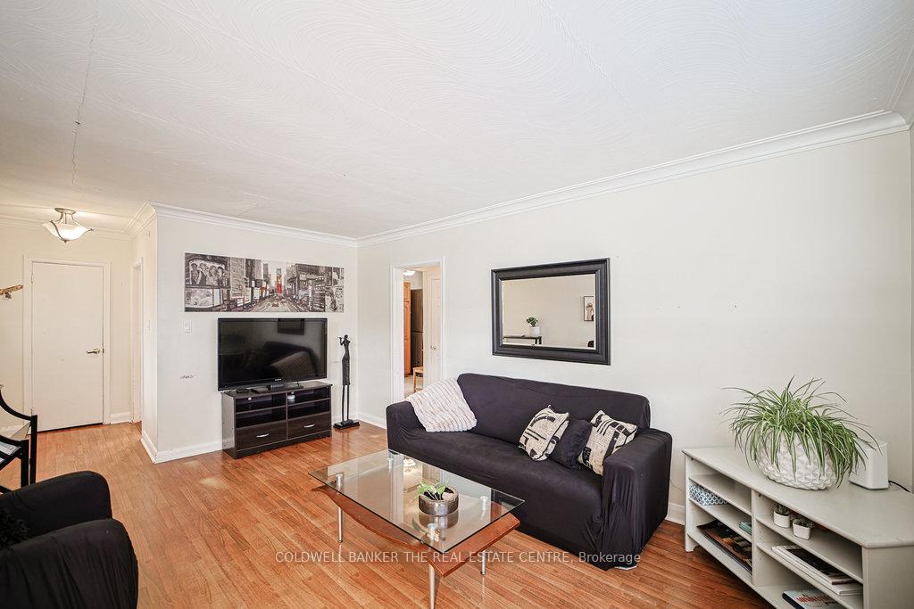 Photo 11 of 34 Crestview Avenue, Brampton, Brampton East — HOMEH