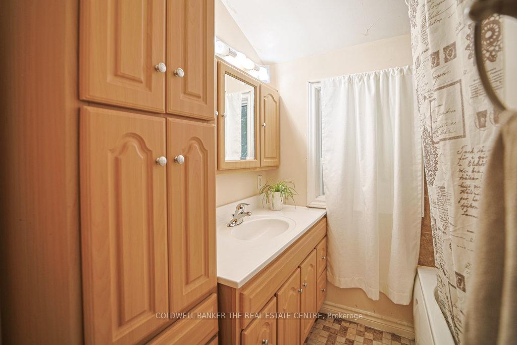 Photo 19 of 34 Crestview Avenue, Brampton, Brampton East — HOMEH