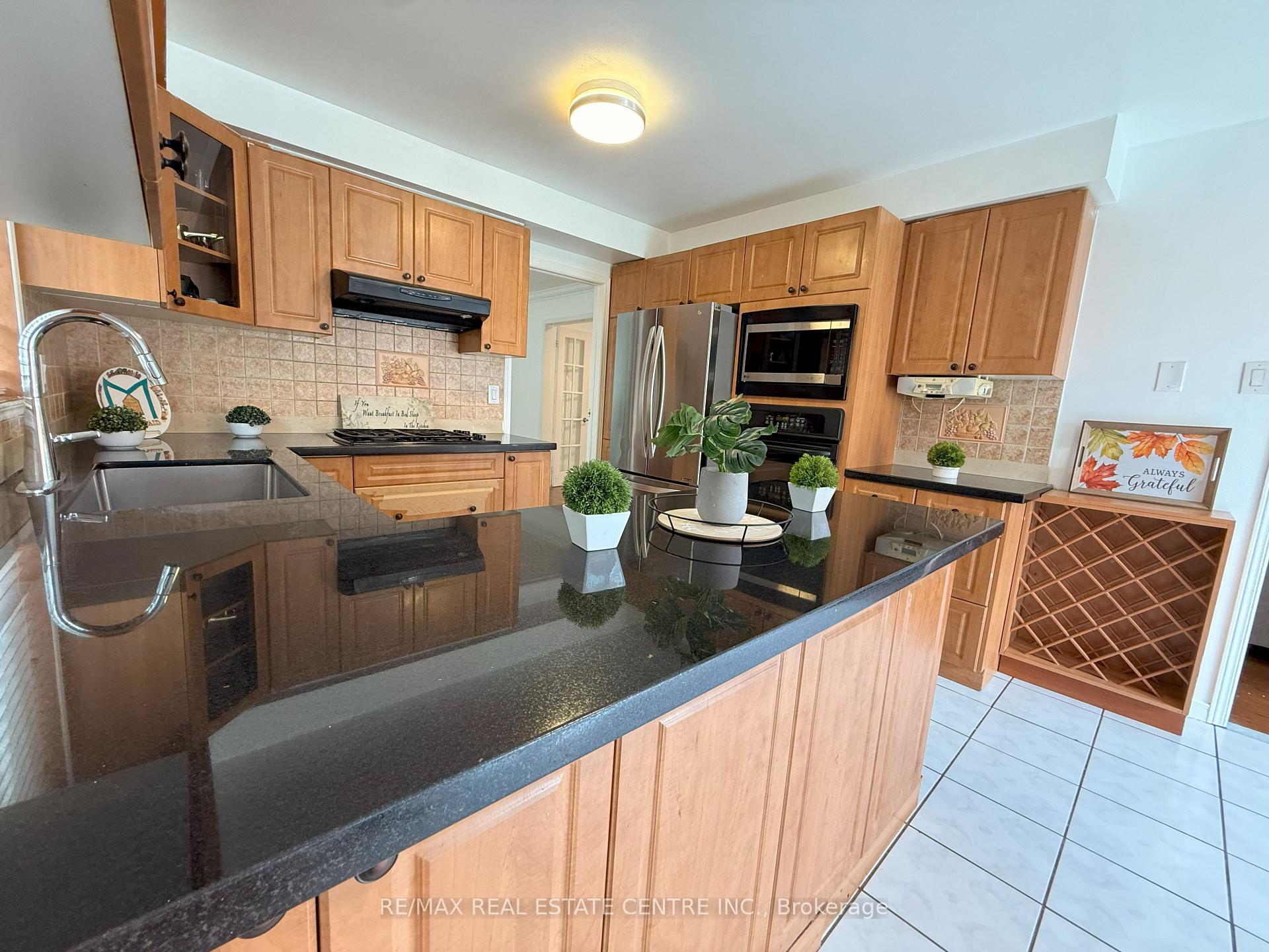 Photo 14 of 84 Creditstone Road, Brampton, Fletcher's Creek South — HOMEH