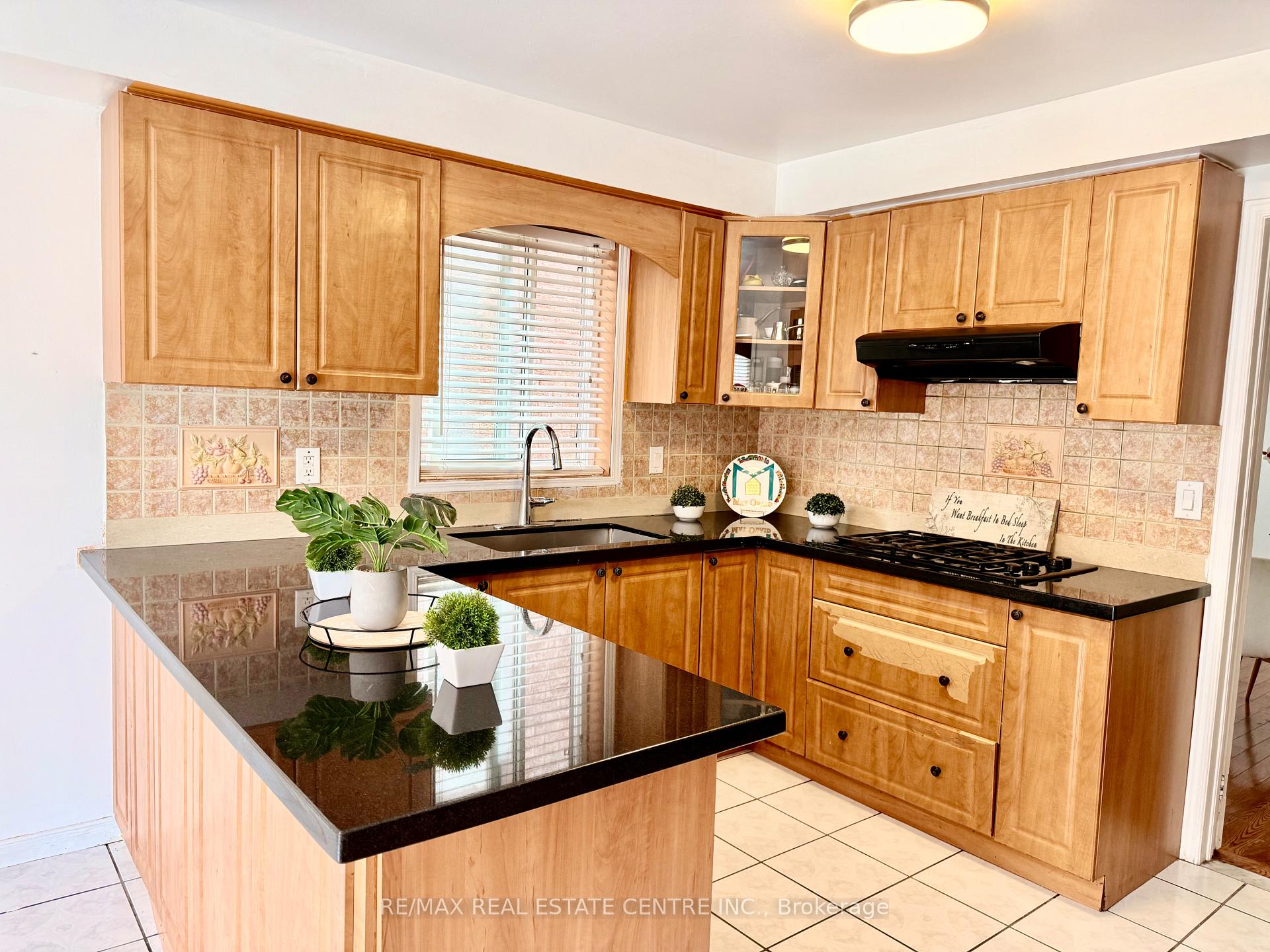 Photo 16 of 84 Creditstone Road, Brampton, Fletcher's Creek South — HOMEH