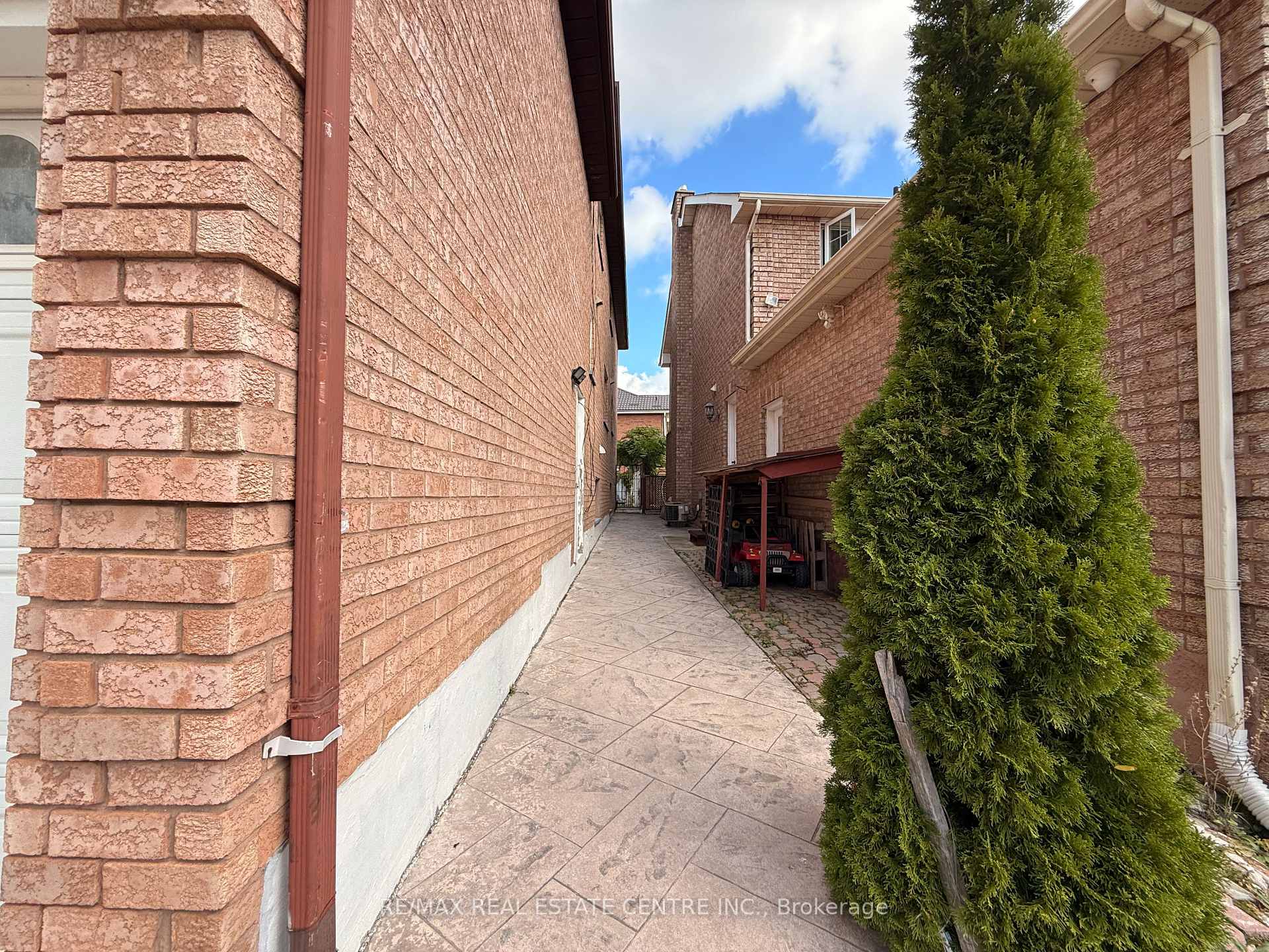 Photo 26 of 84 Creditstone Road, Brampton, Fletcher's Creek South — HOMEH