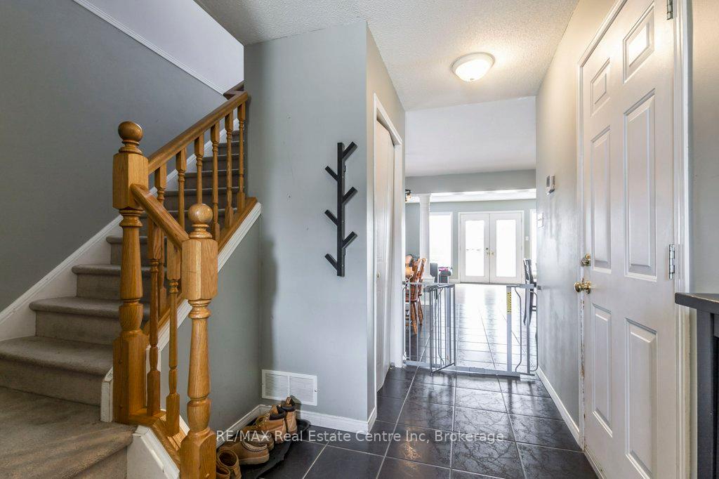 Photo 8 of 71 Milson Crescent, Guelph, Kortright Hills — HOMEH