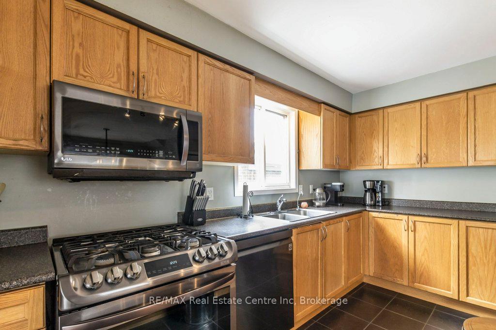Photo 13 of 71 Milson Crescent, Guelph, Kortright Hills — HOMEH
