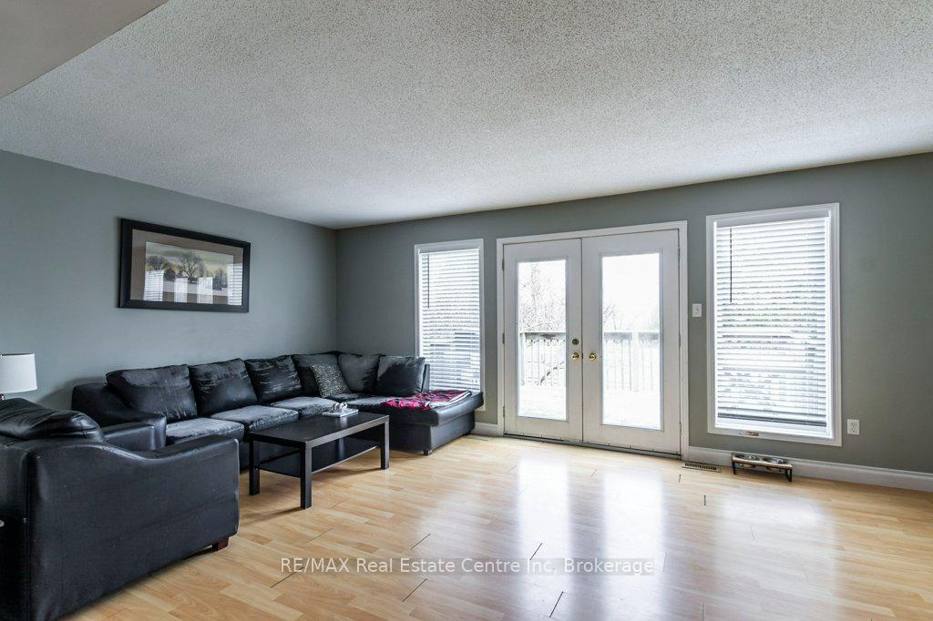 Photo 16 of 71 Milson Crescent, Guelph, Kortright Hills — HOMEH