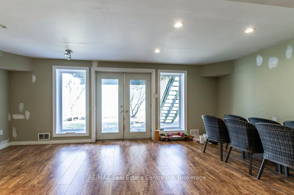 Photo 32 of 71 Milson Crescent, Guelph, Kortright Hills — HOMEH
