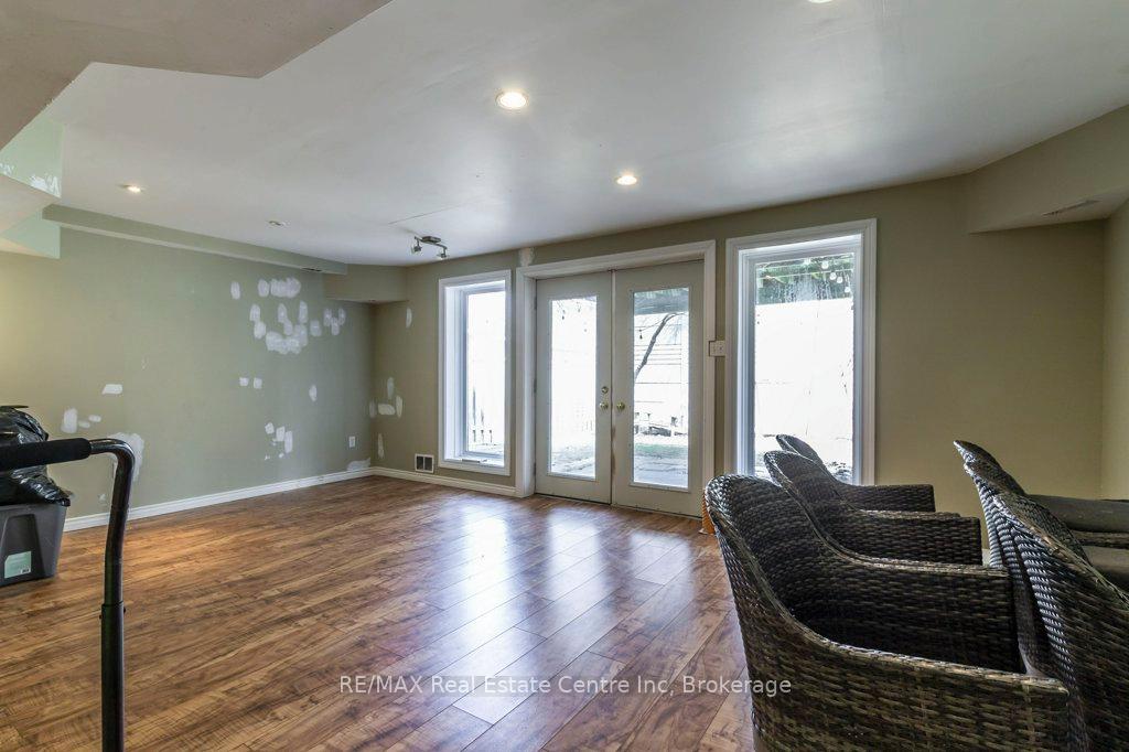Photo 34 of 71 Milson Crescent, Guelph, Kortright Hills — HOMEH
