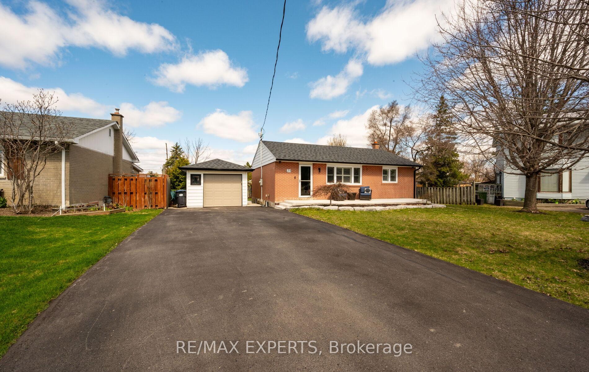 Photo 1 of 135 Martha Crescent, Caledon, Bolton West — HOMEH