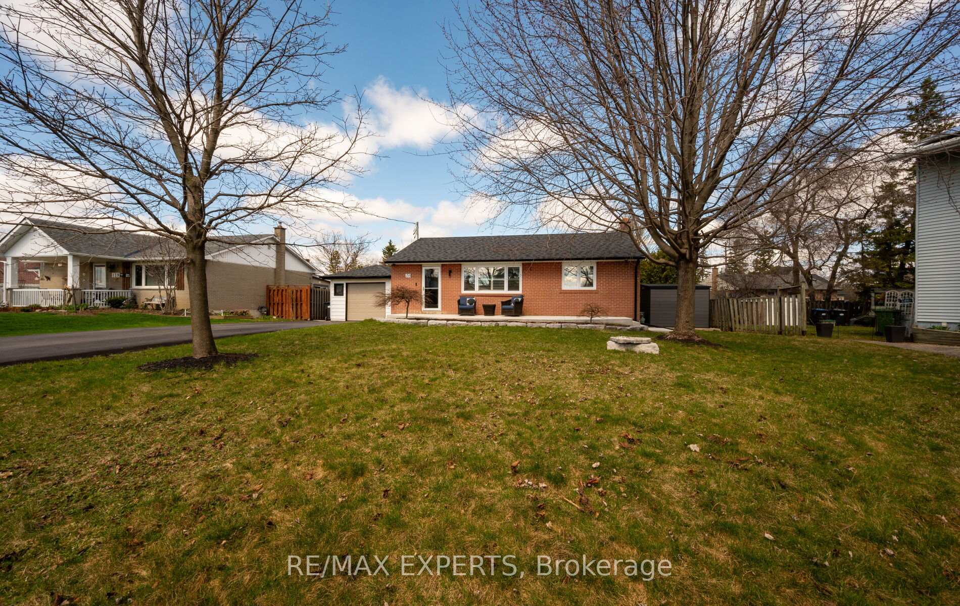 Photo 4 of 135 Martha Crescent, Caledon, Bolton West — HOMEH