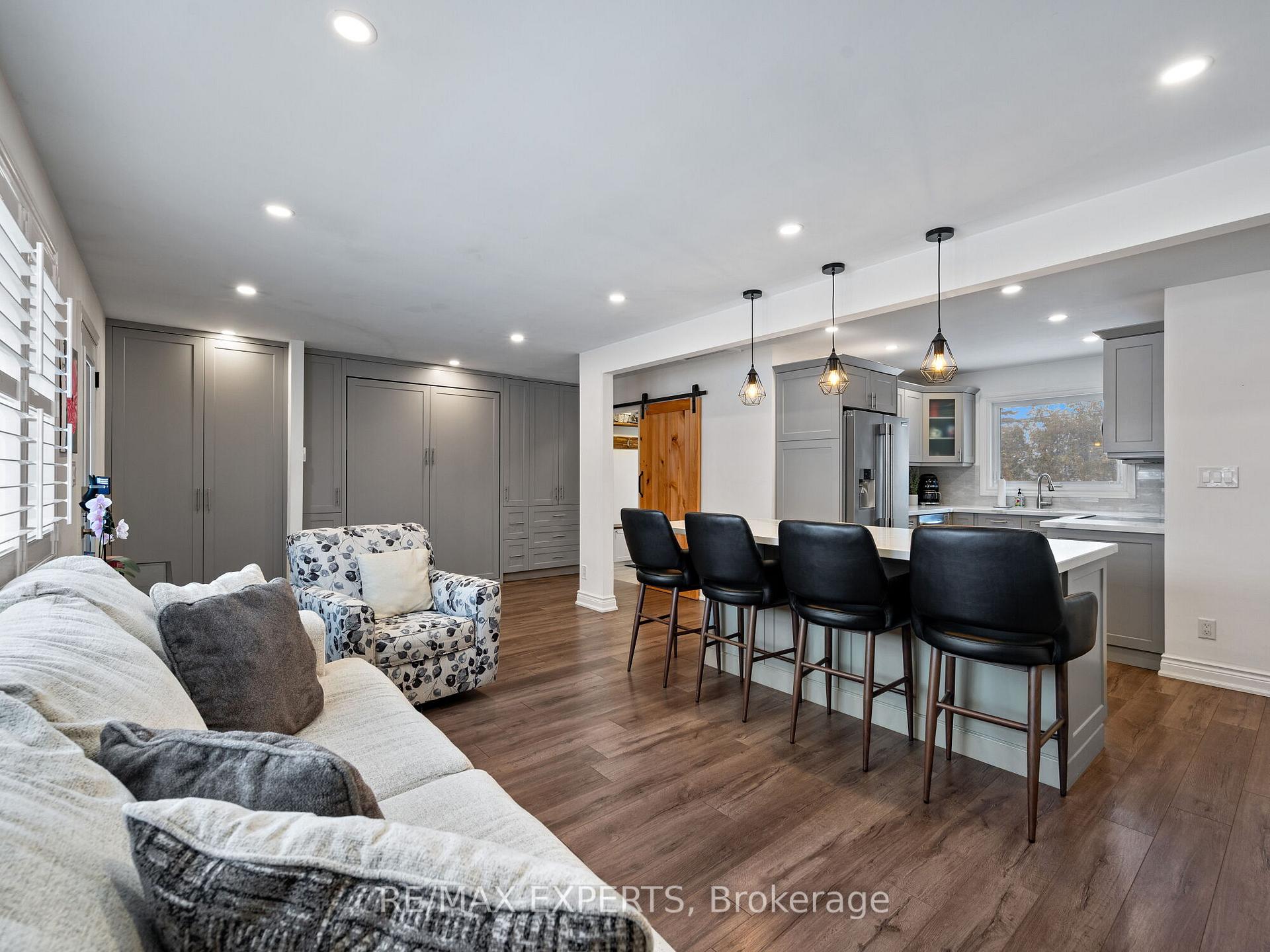 Photo 8 of 135 Martha Crescent, Caledon, Bolton West — HOMEH