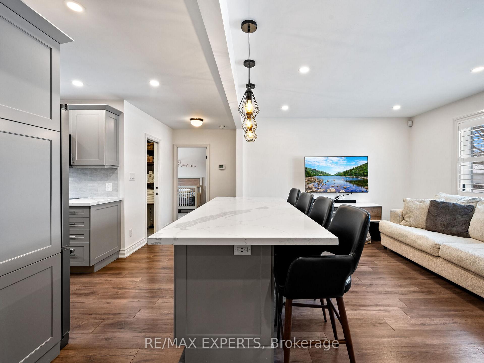 Photo 11 of 135 Martha Crescent, Caledon, Bolton West — HOMEH