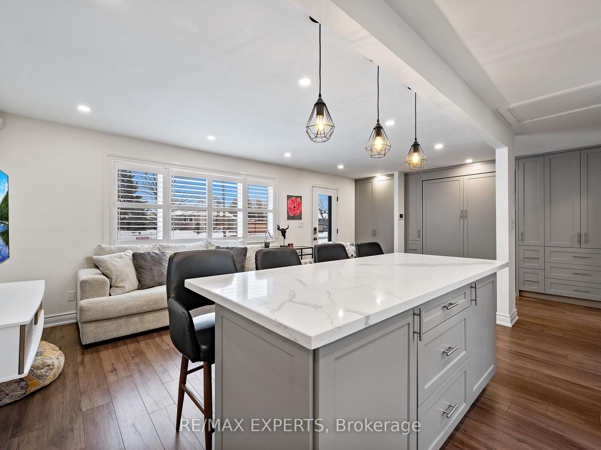 Photo 14 of 135 Martha Crescent, Caledon, Bolton West — HOMEH