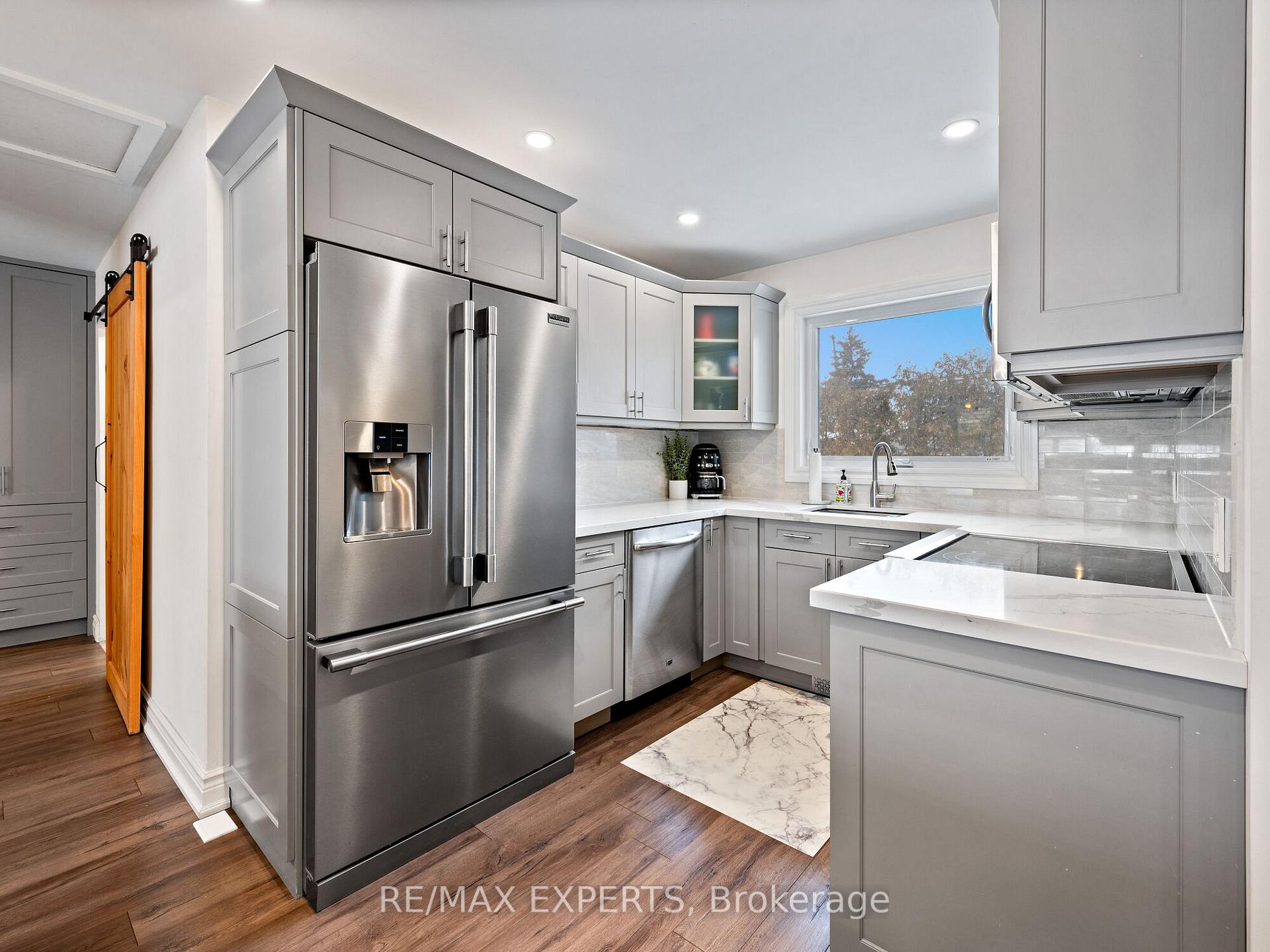 Photo 16 of 135 Martha Crescent, Caledon, Bolton West — HOMEH