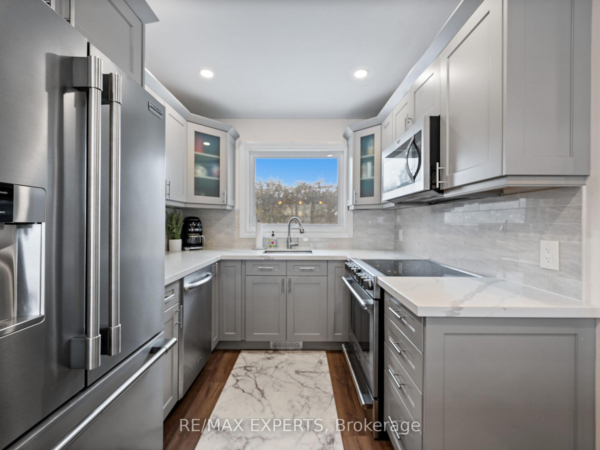 Photo 18 of 135 Martha Crescent, Caledon, Bolton West — HOMEH