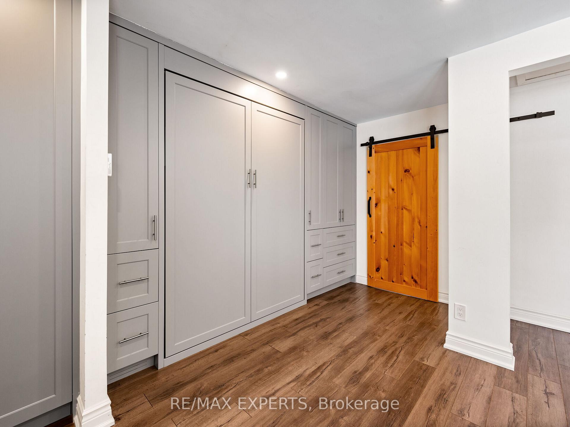 Photo 24 of 135 Martha Crescent, Caledon, Bolton West — HOMEH