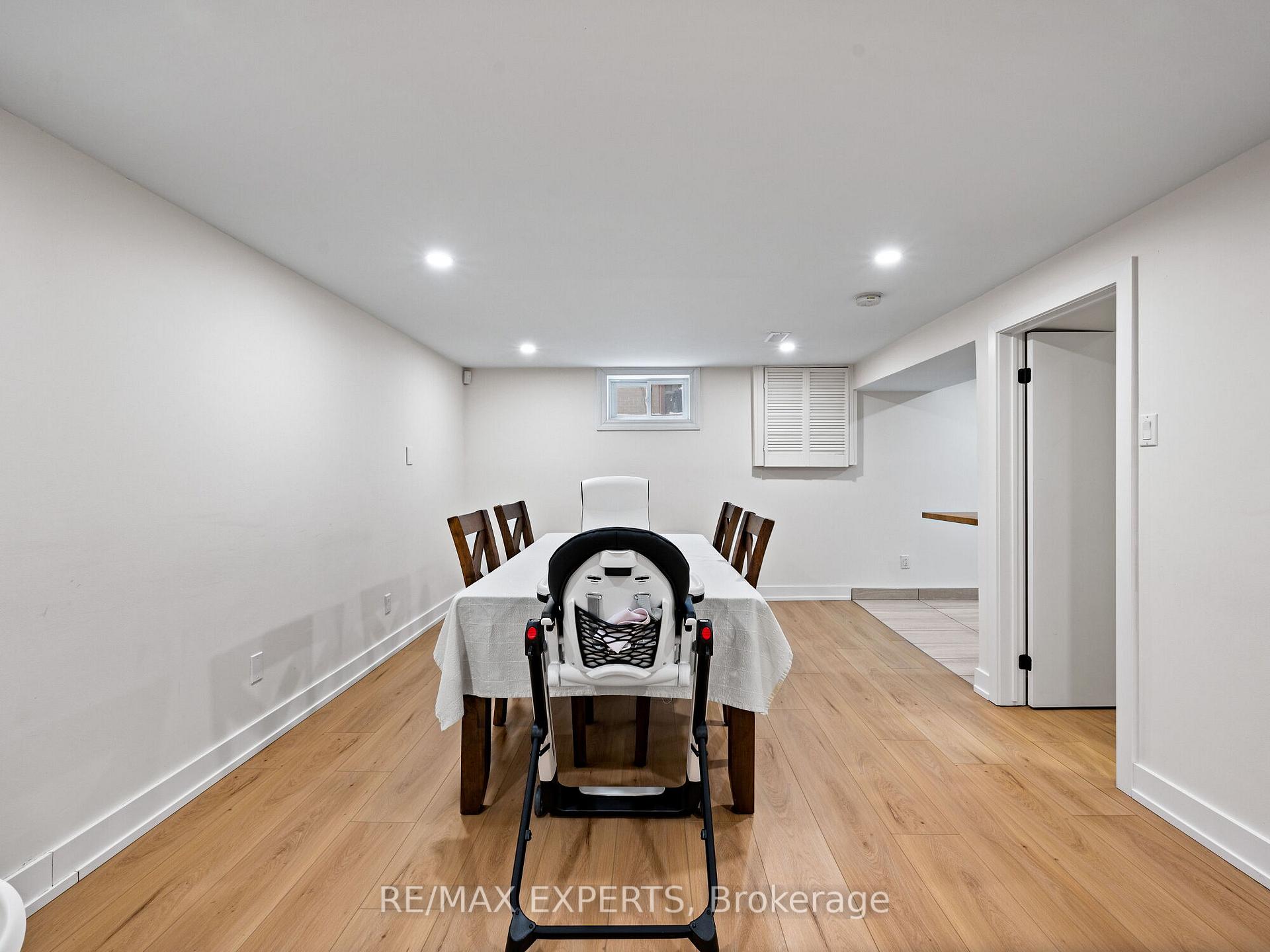 Photo 32 of 135 Martha Crescent, Caledon, Bolton West — HOMEH