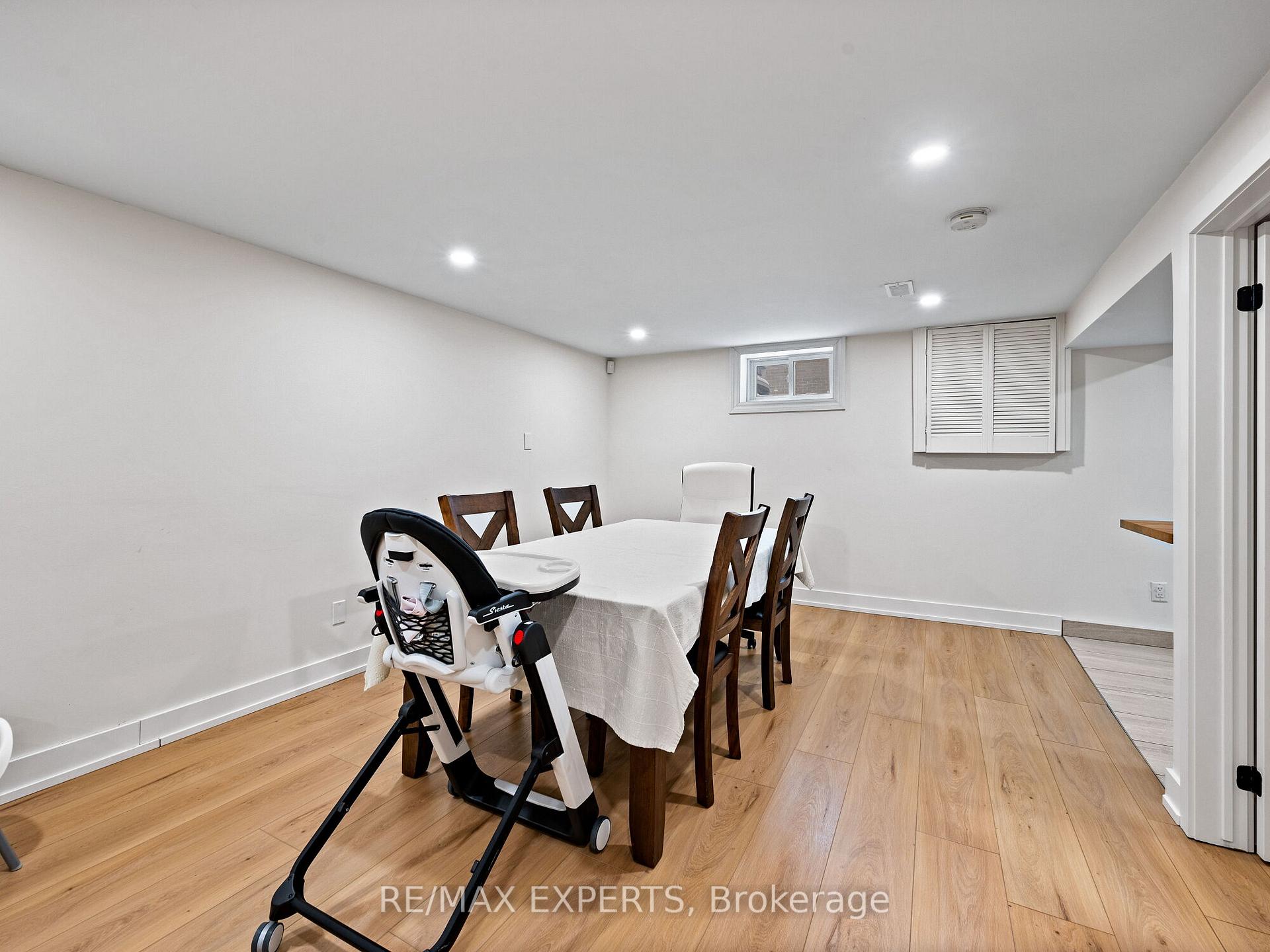 Photo 33 of 135 Martha Crescent, Caledon, Bolton West — HOMEH