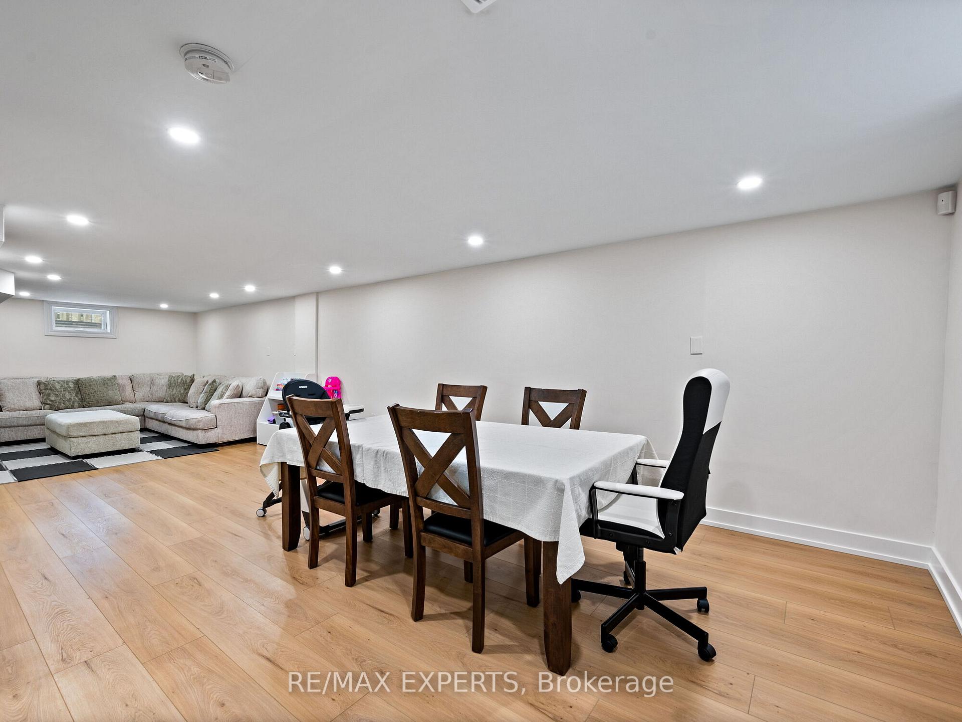 Photo 35 of 135 Martha Crescent, Caledon, Bolton West — HOMEH