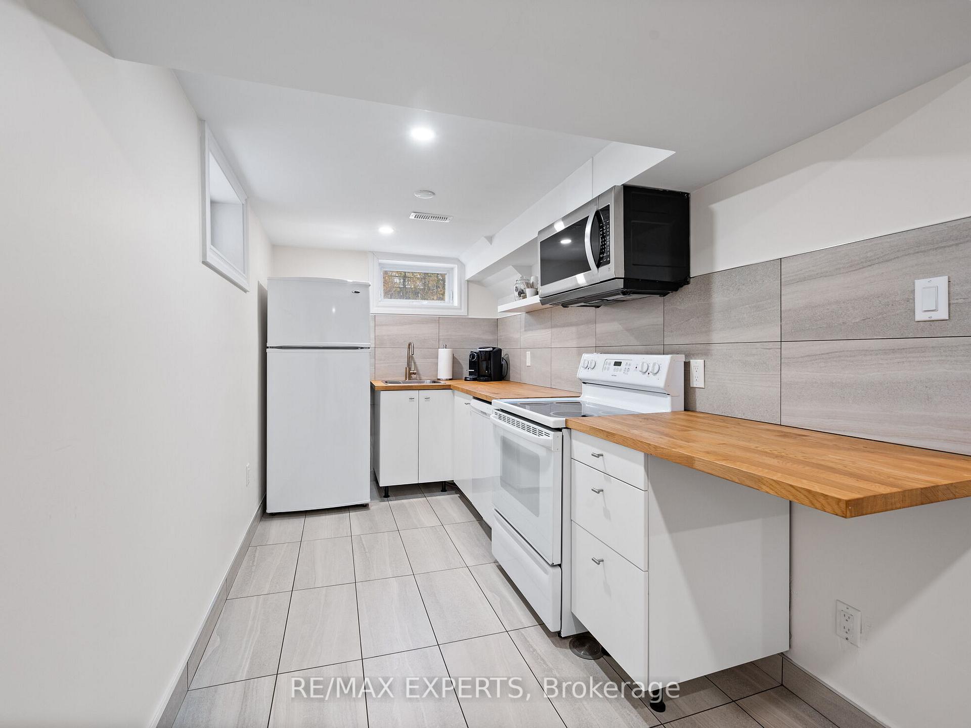 Photo 36 of 135 Martha Crescent, Caledon, Bolton West — HOMEH