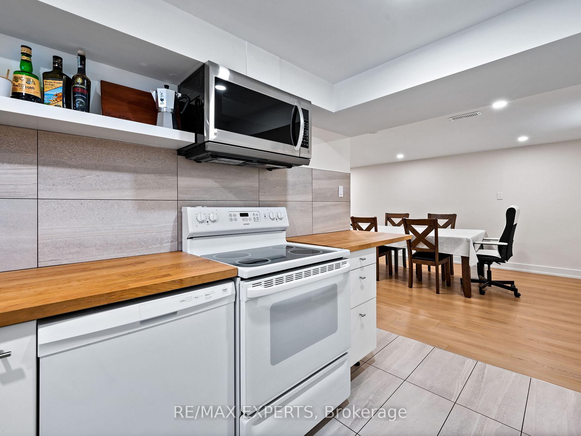Photo 38 of 135 Martha Crescent, Caledon, Bolton West — HOMEH