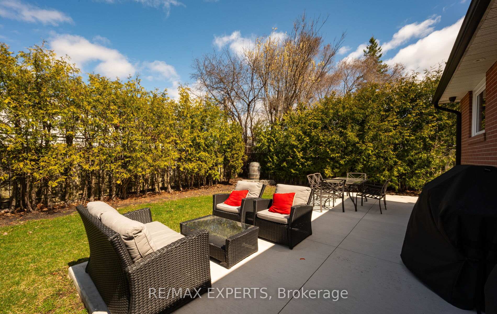 Photo 46 of 135 Martha Crescent, Caledon, Bolton West — HOMEH