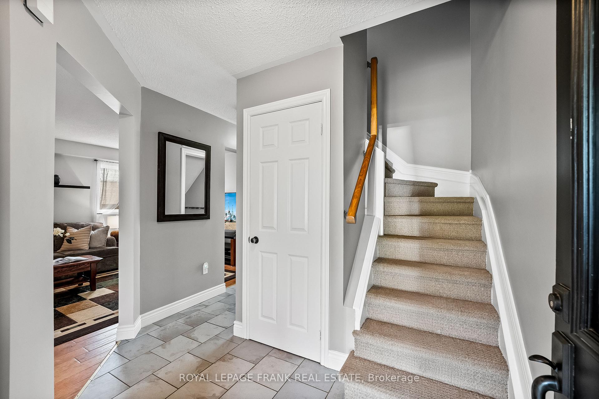 Photo 5 of 42 Mann Street, Clarington, Bowmanville — HOMEH
