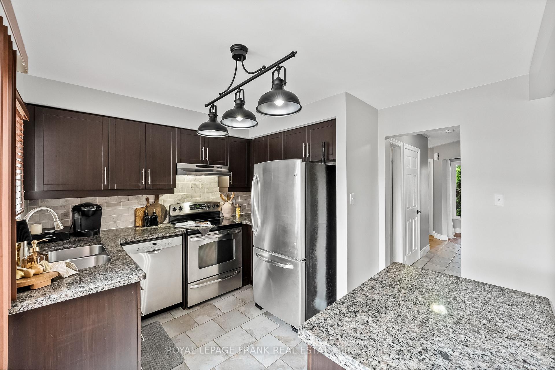 Photo 8 of 42 Mann Street, Clarington, Bowmanville — HOMEH