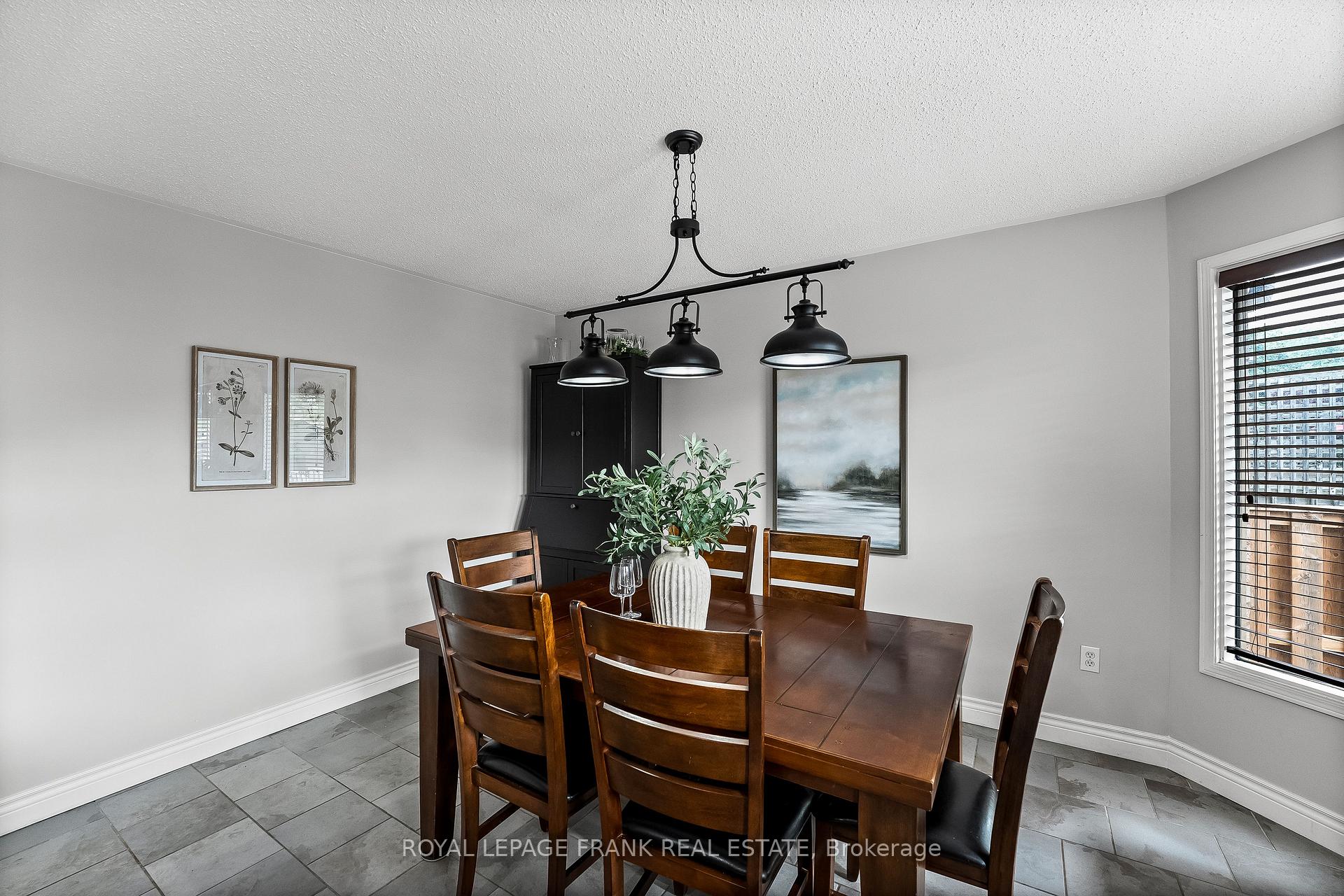 Photo 11 of 42 Mann Street, Clarington, Bowmanville — HOMEH