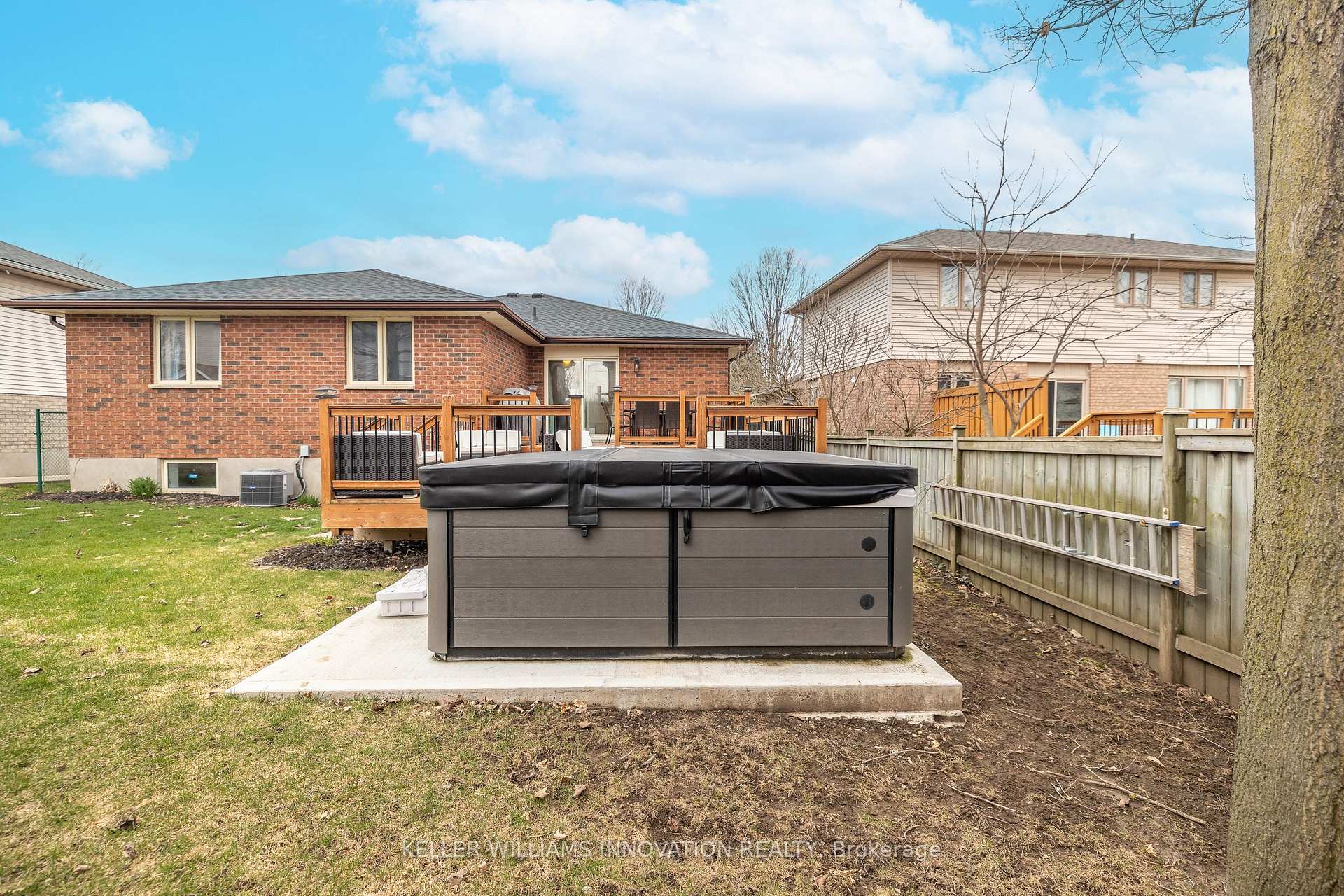 Photo 45 of 28 Peartree Crescent, Guelph, Willow West/Sugarbush/West Acres — HOMEH