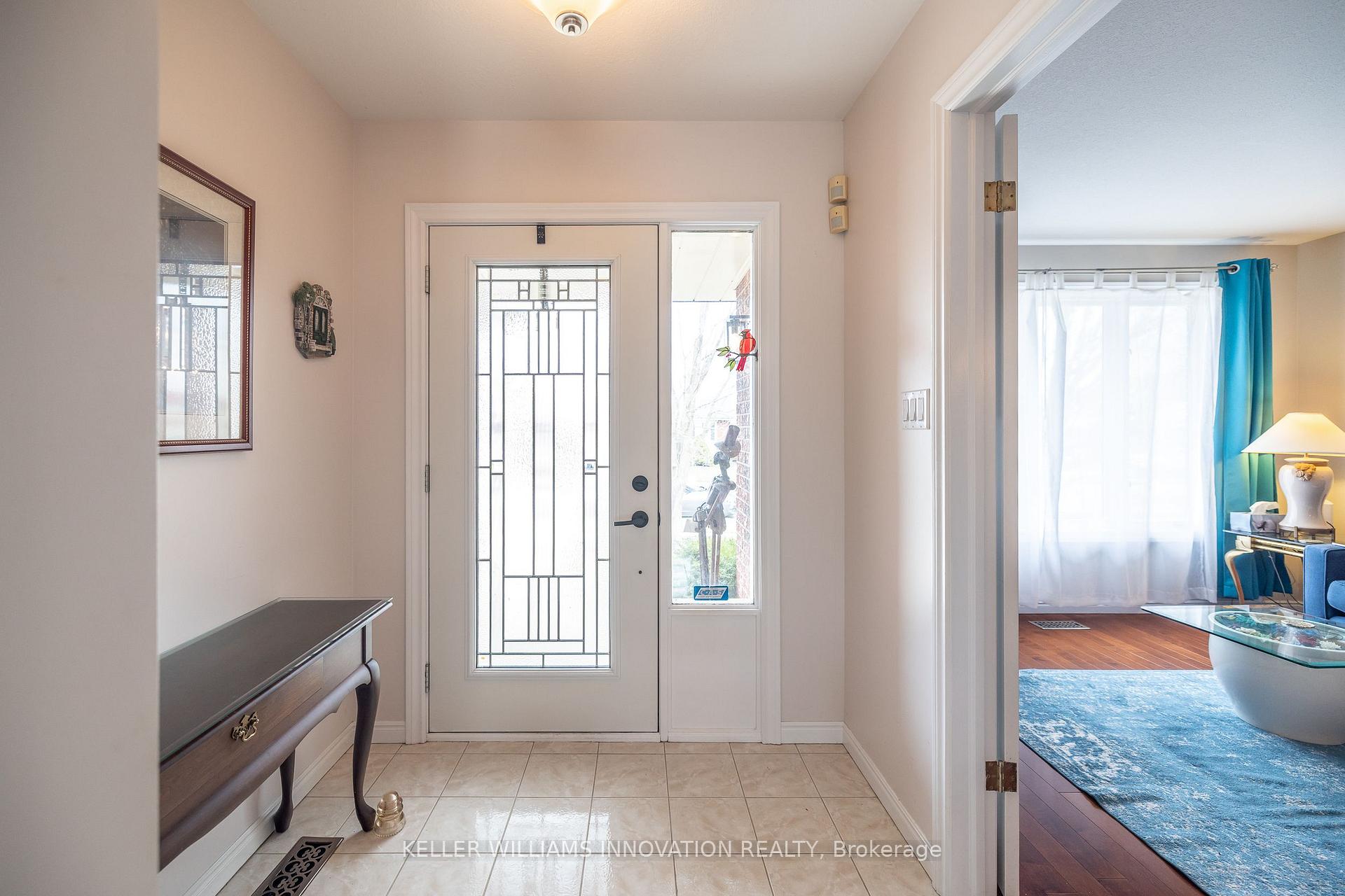 Photo 4 of 28 Peartree Crescent, Guelph, Willow West/Sugarbush/West Acres — HOMEH