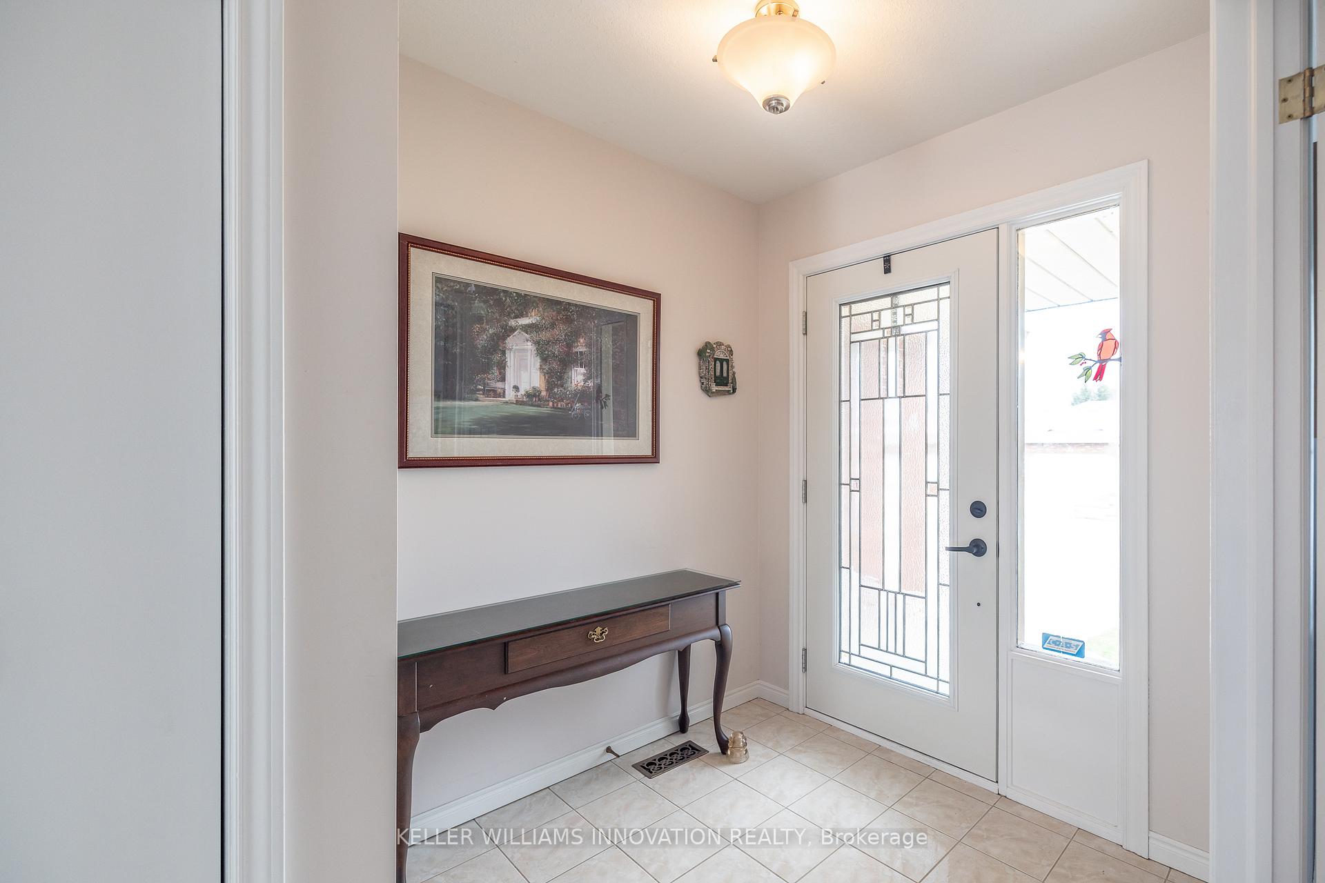 Photo 5 of 28 Peartree Crescent, Guelph, Willow West/Sugarbush/West Acres — HOMEH