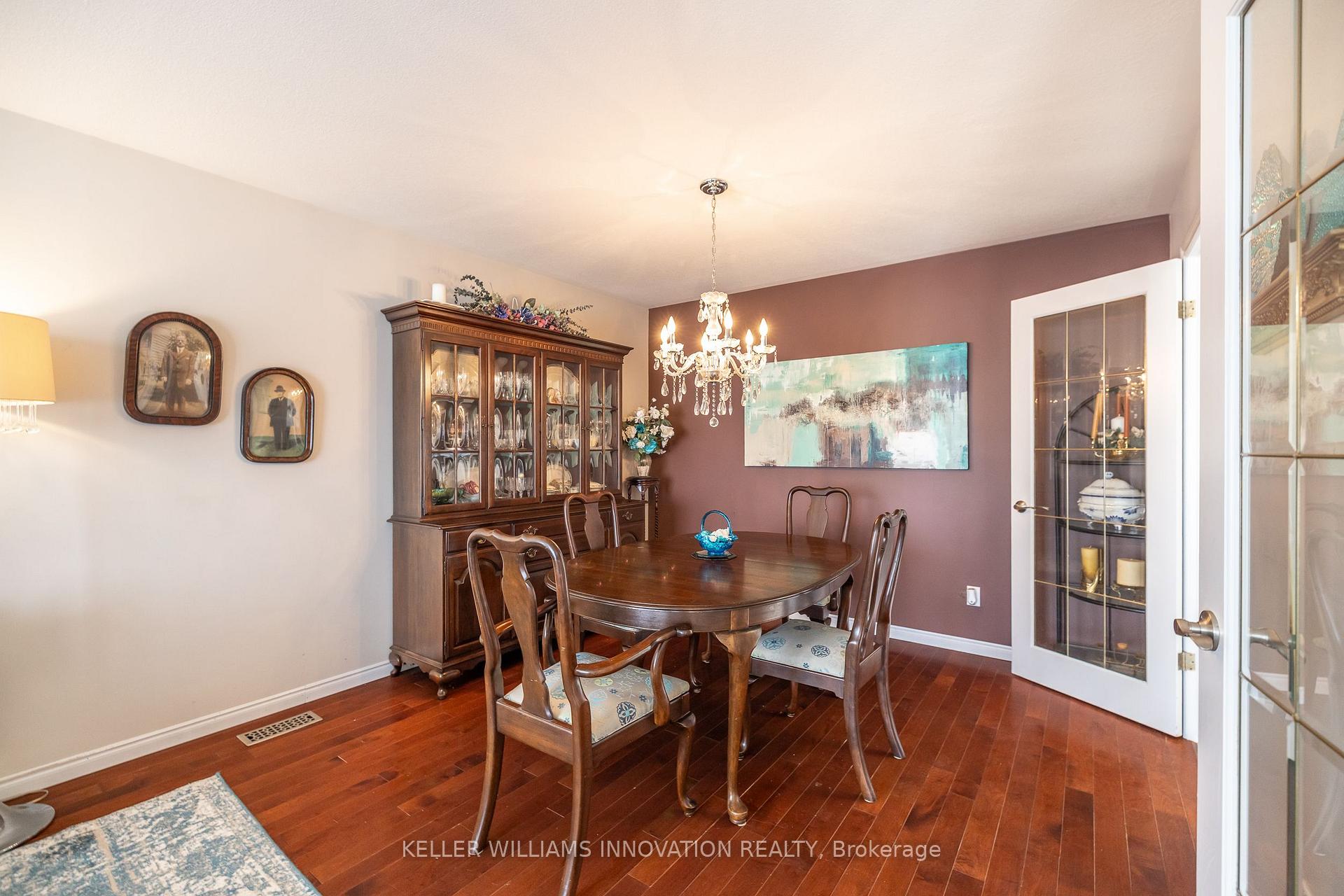 Photo 10 of 28 Peartree Crescent, Guelph, Willow West/Sugarbush/West Acres — HOMEH