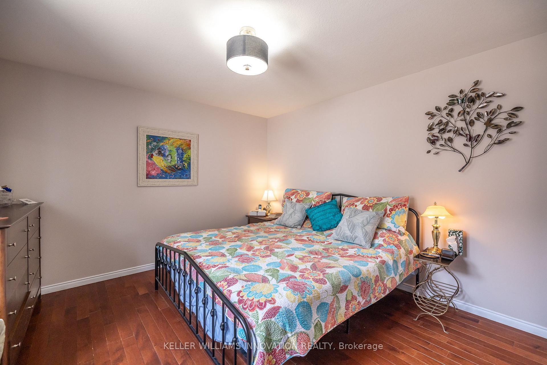 Photo 16 of 28 Peartree Crescent, Guelph, Willow West/Sugarbush/West Acres — HOMEH