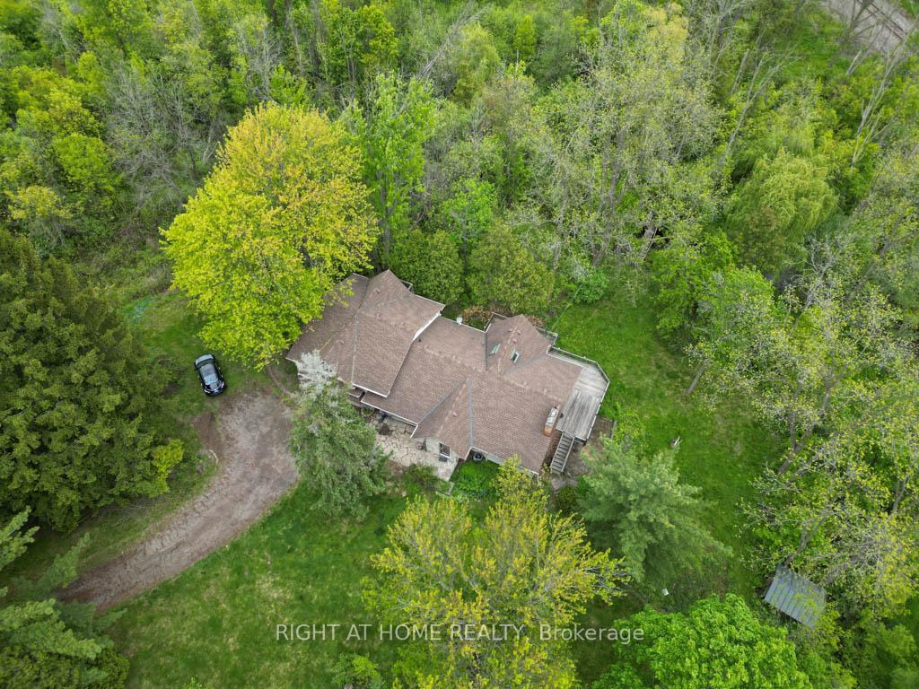 Photo 3 of 144 Wellington Street, Hamilton, Waterdown — HOMEH