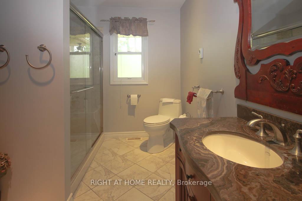 Photo 20 of 144 Wellington Street, Hamilton, Waterdown — HOMEH