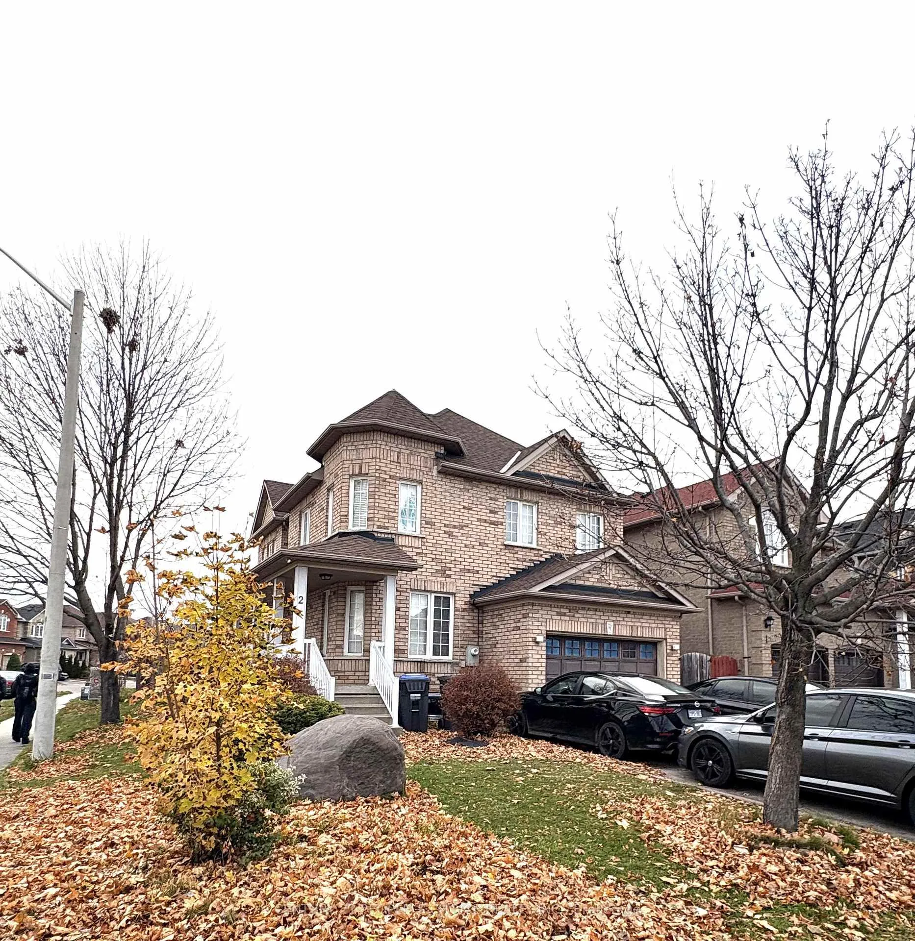 Photo 2 of 2 Fallstar Crescent, Brampton, Fletcher's Meadow — HOMEH