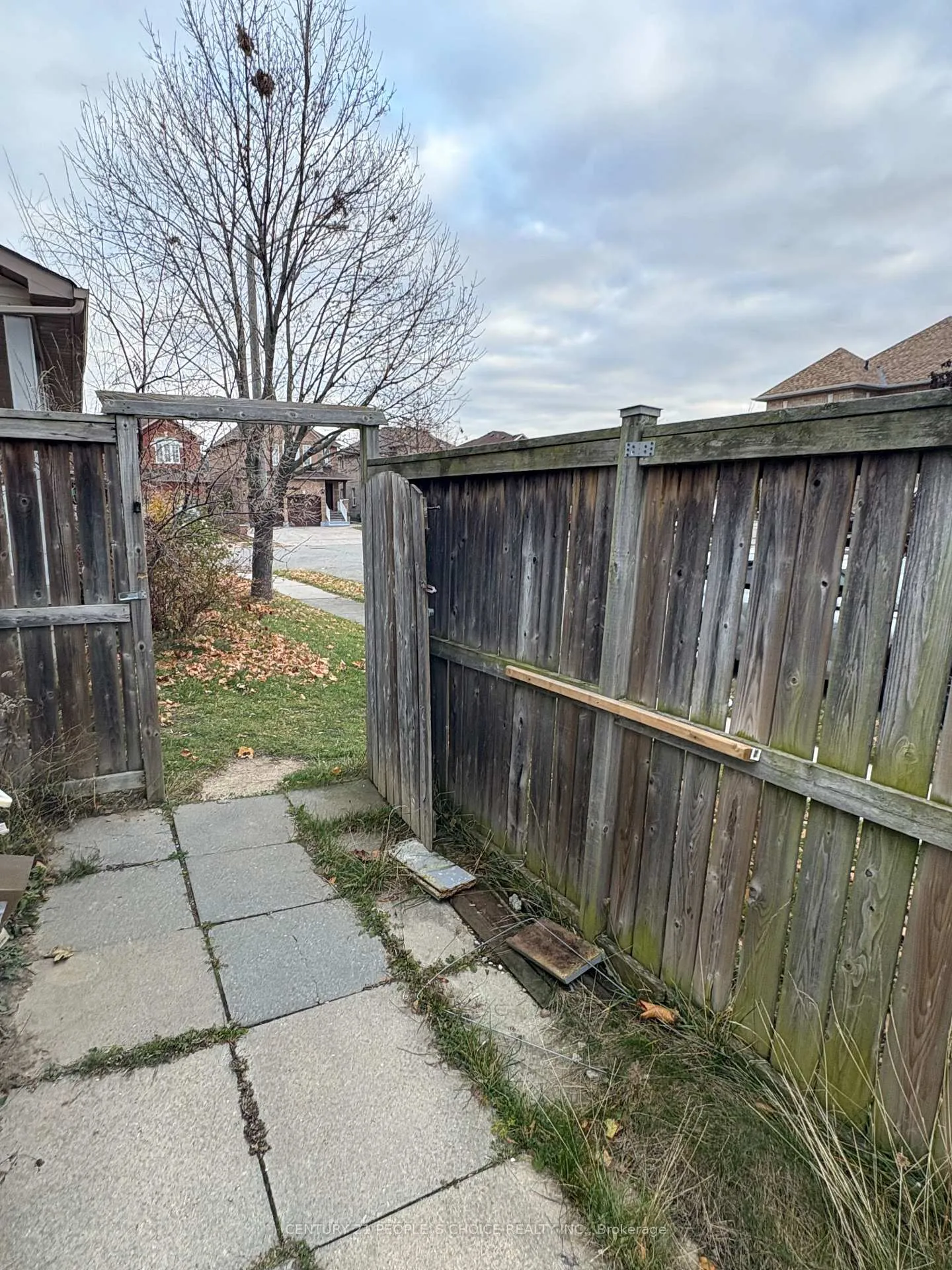 Photo 23 of 2 Fallstar Crescent, Brampton, Fletcher's Meadow — HOMEH