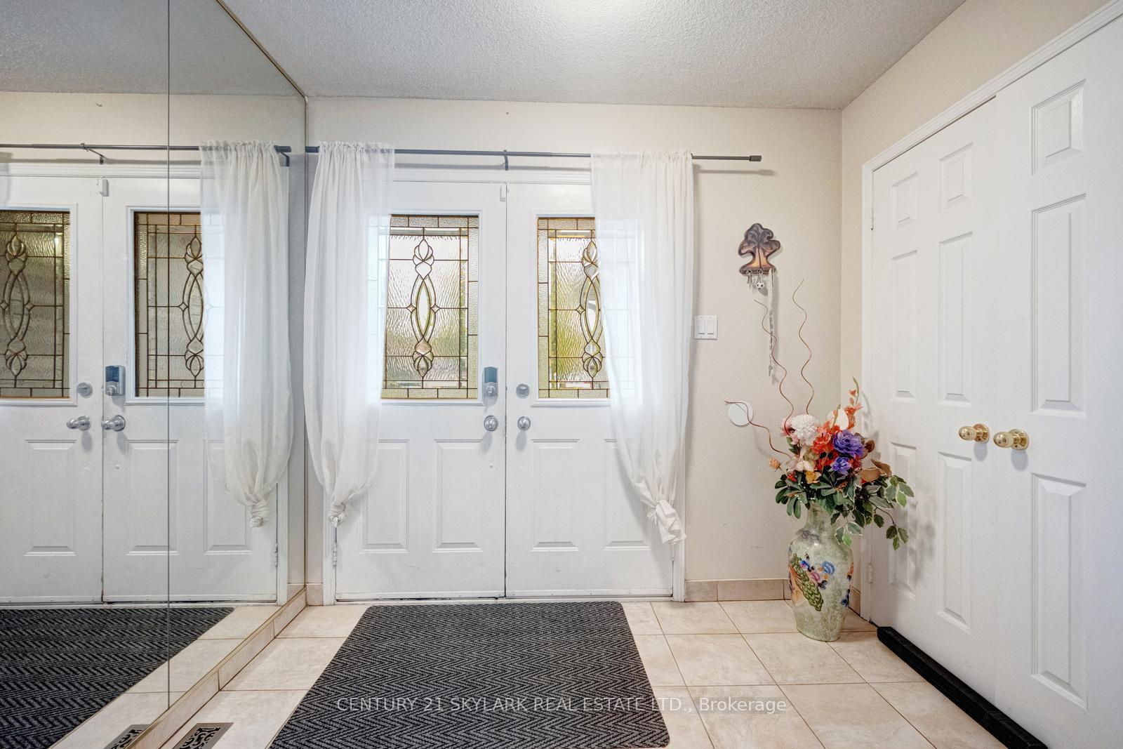 Photo 6 of 30 Wexford Road, Brampton, Heart Lake West — HOMEH