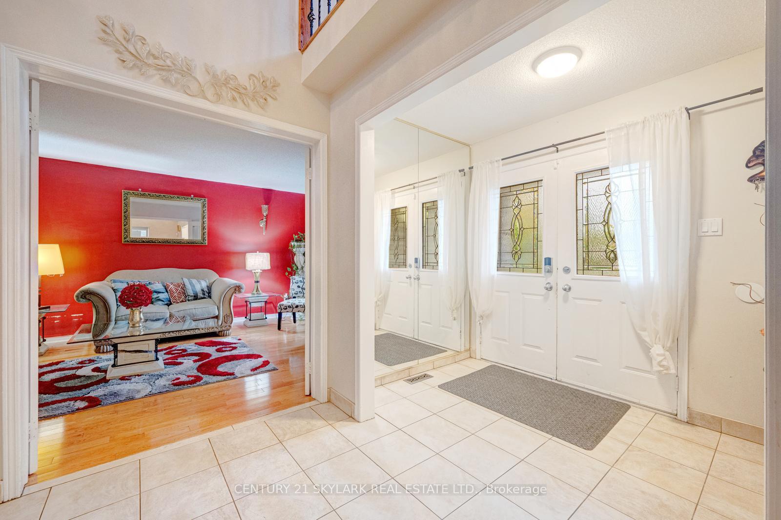 Photo 7 of 30 Wexford Road, Brampton, Heart Lake West — HOMEH