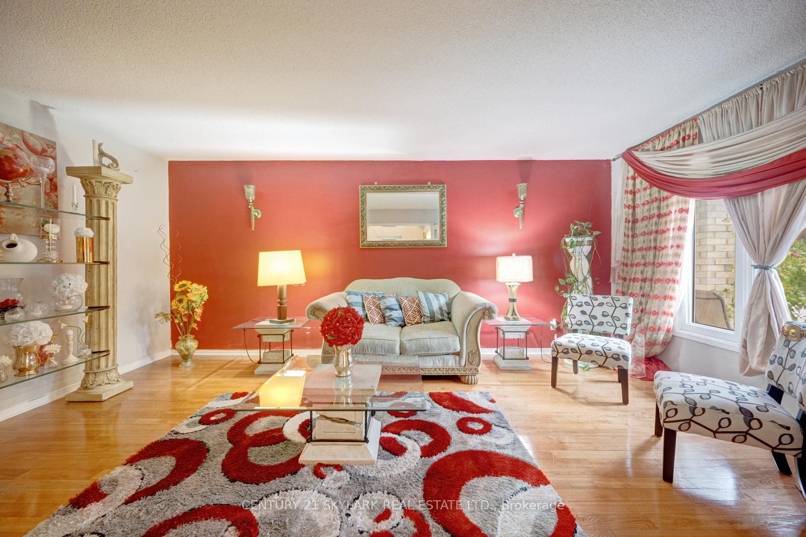 Photo 11 of 30 Wexford Road, Brampton, Heart Lake West — HOMEH